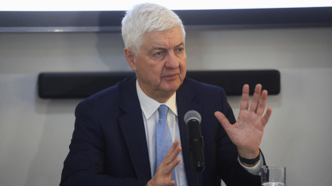 Parlamentarios-piden-renuncia-de-director-del-SII-Javier-Etcheberry